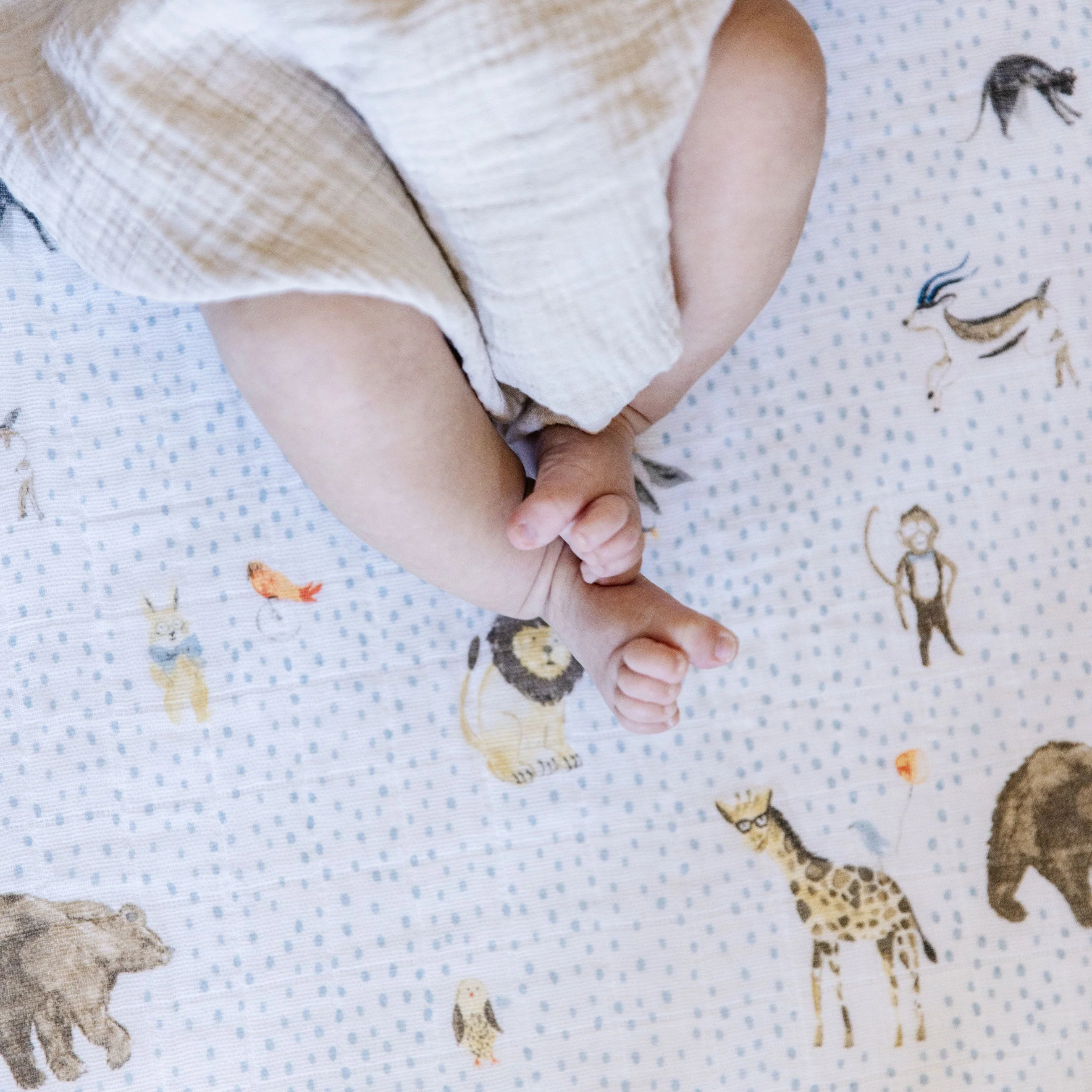 Cotton Muslin Crib Sheet - Party Animals - Image 4