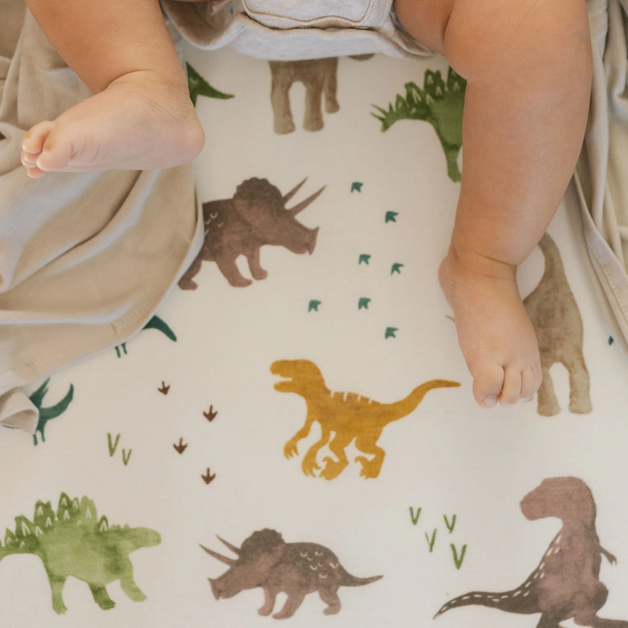 Stretch Knit Crib Sheet - Dino Pals - Image 5